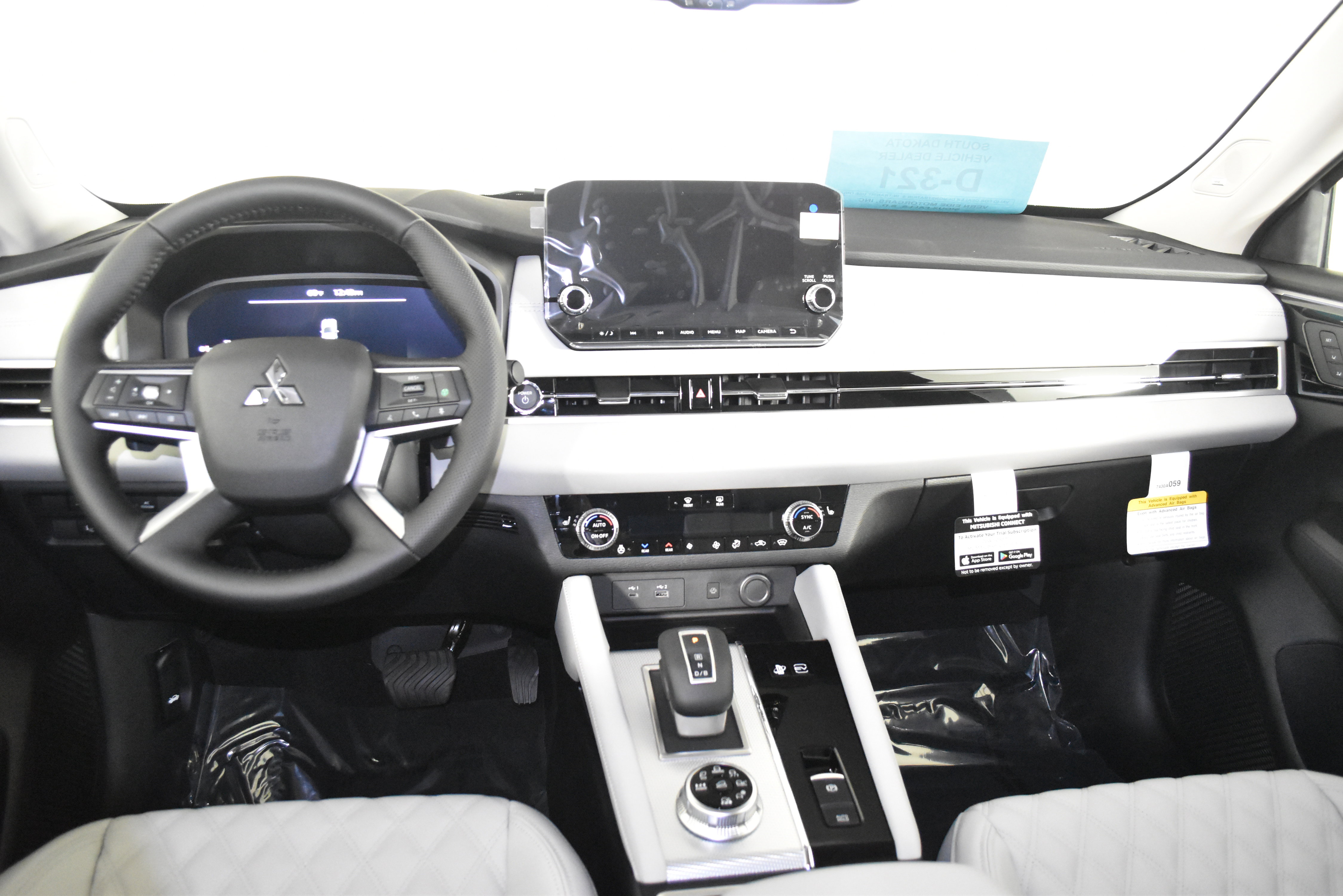 Used 2025 Mitsubishi Outlander SEL image 11