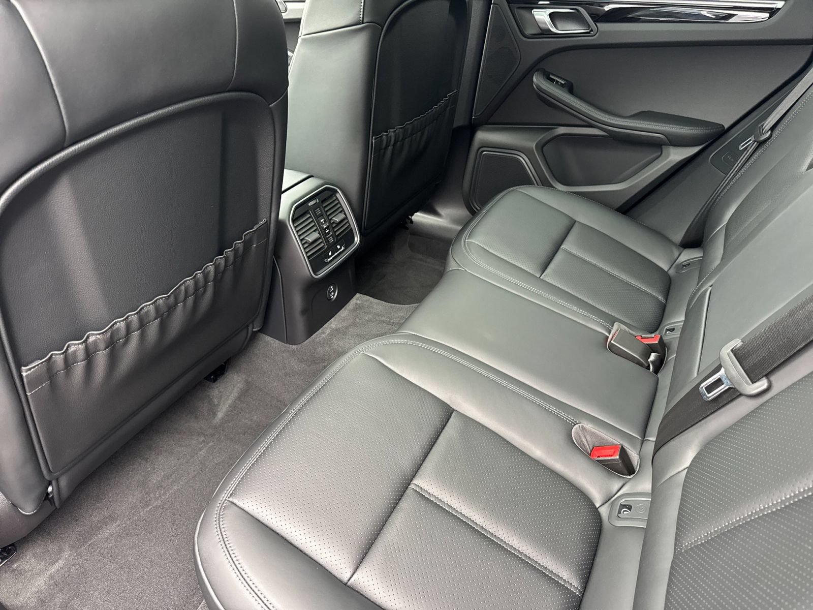 Used 2026 Porsche Macan S AWD/4WD image 14