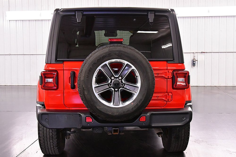 Used 2022 Jeep Wrangler Unlimited Sahara w/ Dual Top Group image 6