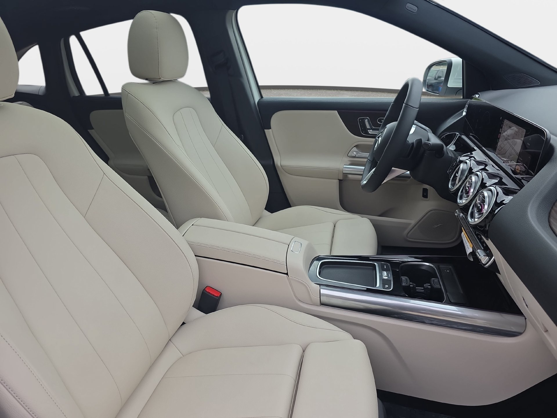 Used 2026 Mercedes-Benz GLA 250 4MATIC image 10