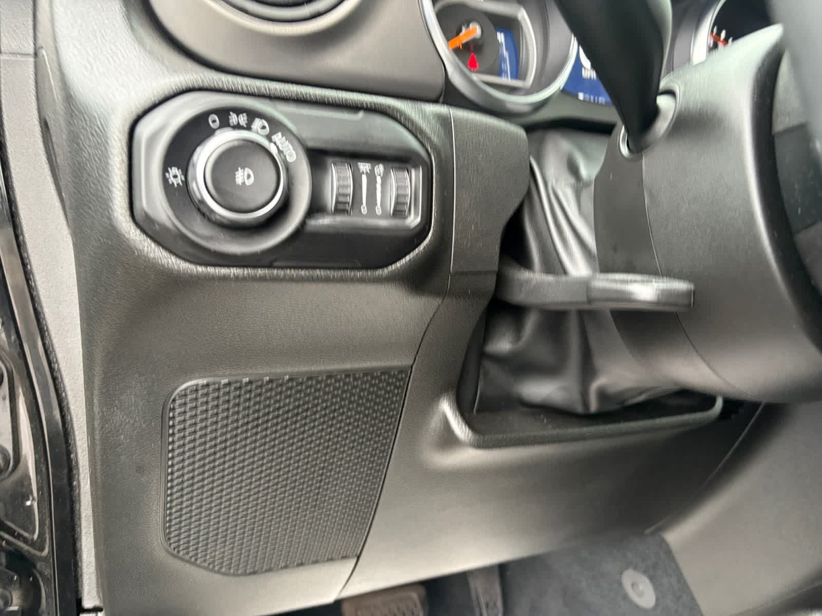 Used 2022 Jeep Wrangler Sport AWD/4WD image 28