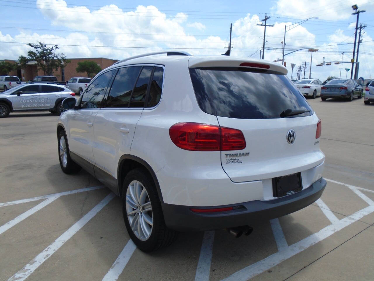 Used 2012 Volkswagen Tiguan SE FWD image 7
