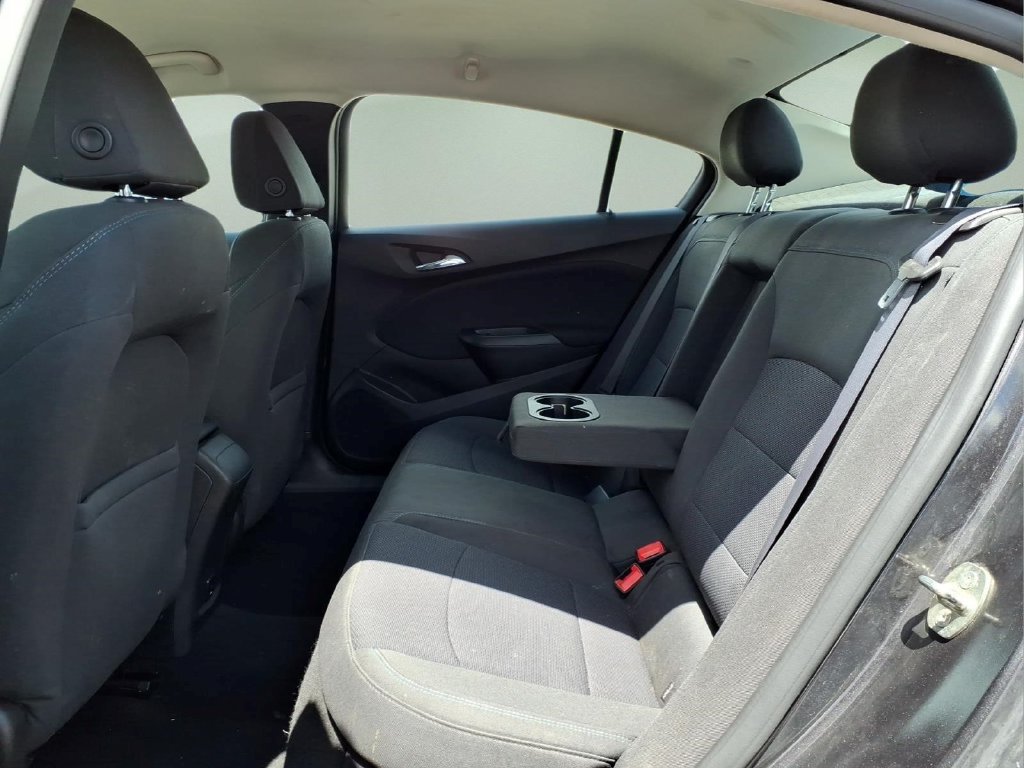 Used 2017 Chevrolet Cruze LT FWD image 16