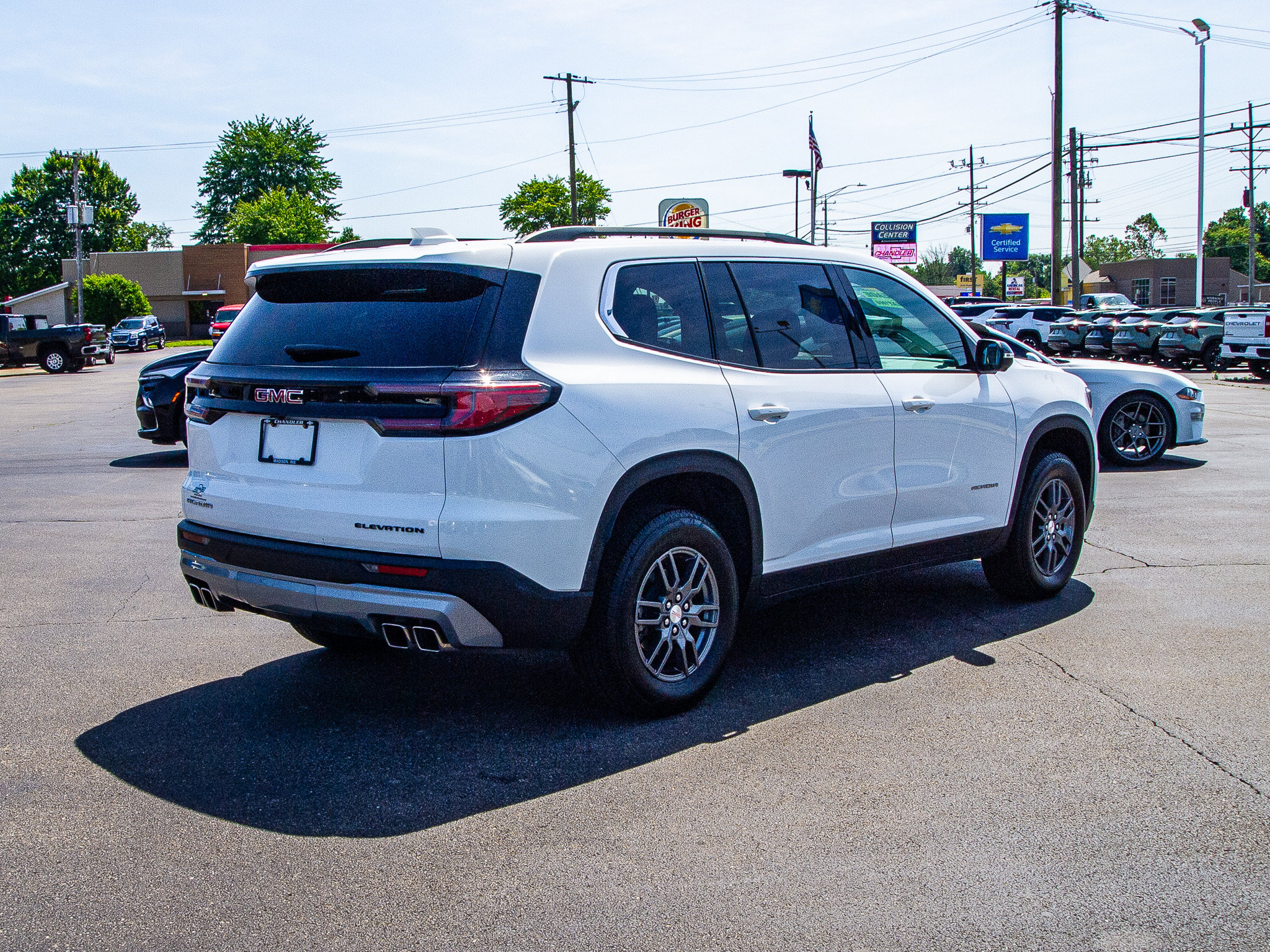 Used 2025 GMC Acadia Elevation FWD image 7