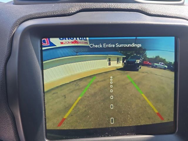 Used 2018 Jeep Renegade Limited w/ UConnect 8.4 Nav Group FWD image 28