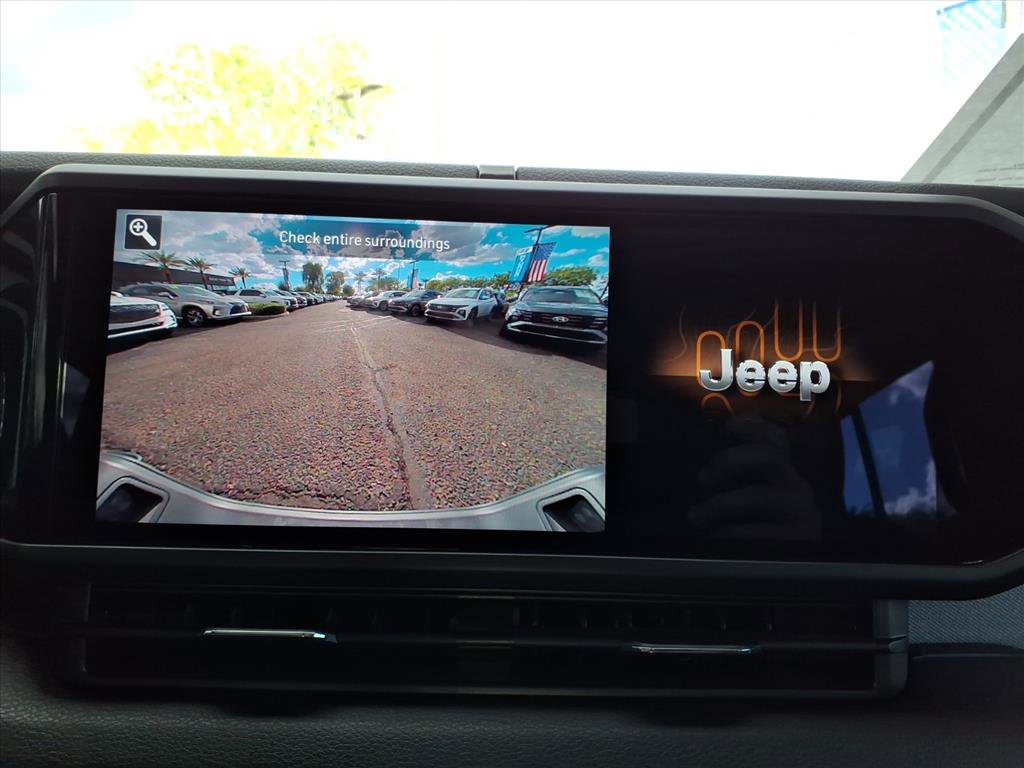 Used 2025 Jeep Gladiator Sport image 21