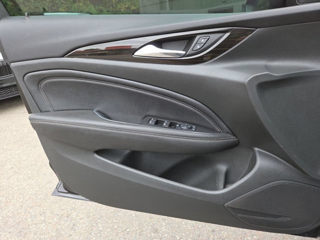 Used 2019 Buick Regal Preferred FWD image 19