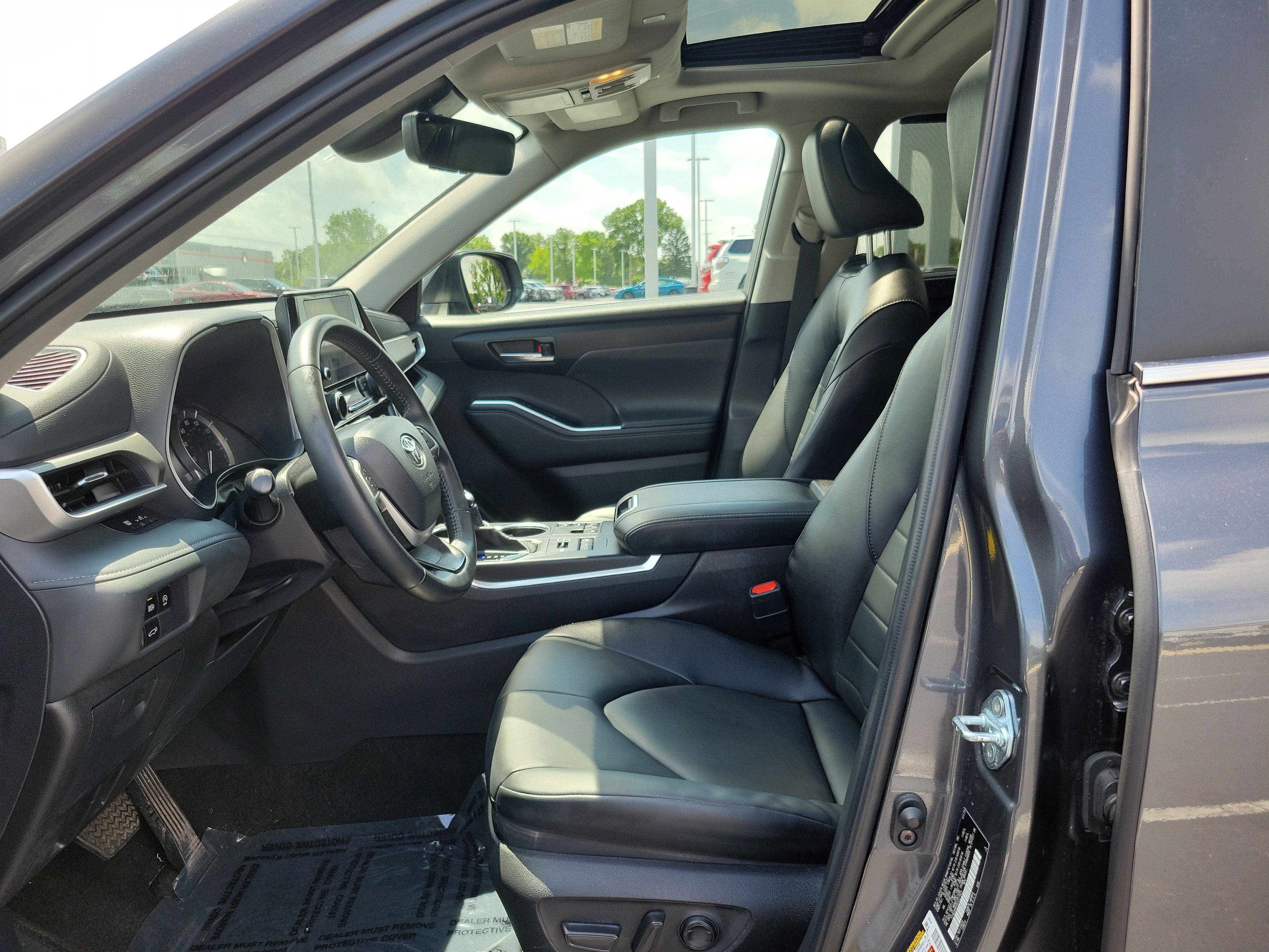 Certified 2025 Toyota Highlander XLE AWD/4WD image 17