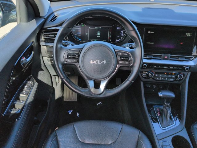Used 2022 Kia Niro Touring Special Edition FWD image 16