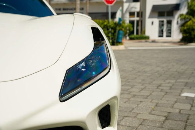 Used 2021 Ferrari F8 Tributo image 40