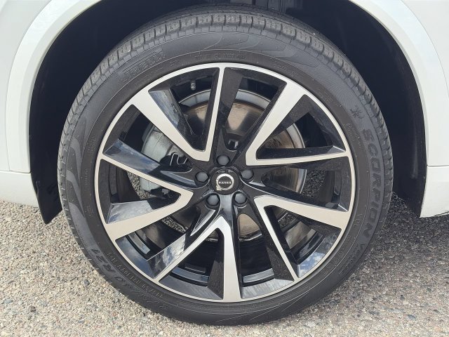 Used 2023 Volvo XC90 B6 Plus w/ Protection Package Premier AWD/4WD image 10