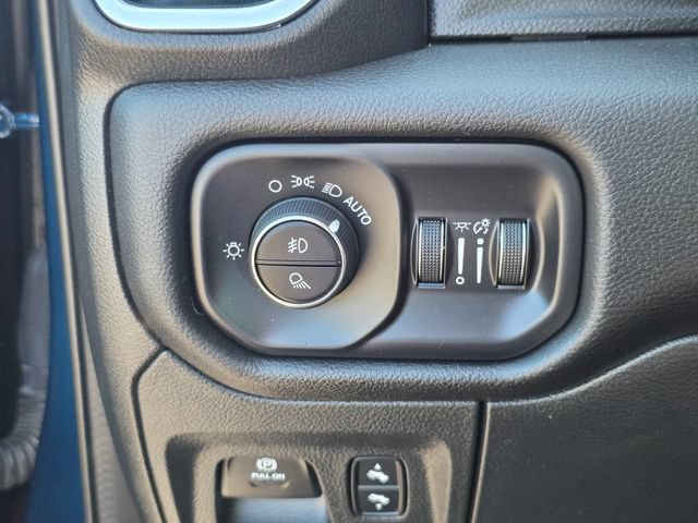 Used 2023 RAM 1500 Laramie AWD/4WD image 32