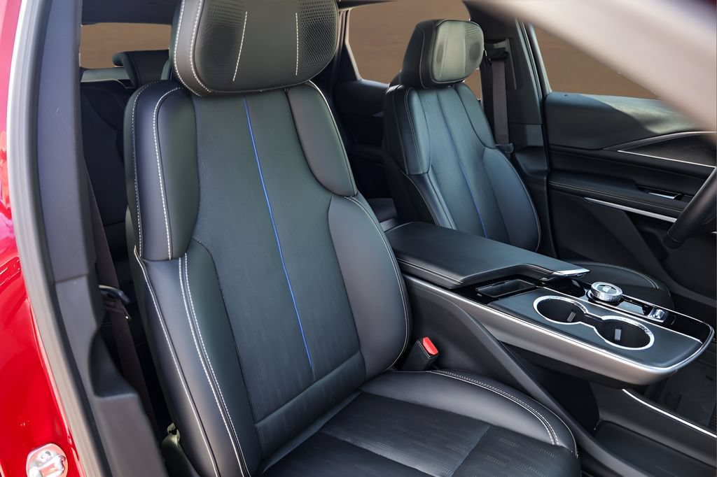 Certified 2025 Cadillac Lyriq Luxury w/ LPO, Floor Liner Package AWD/4WD image 28