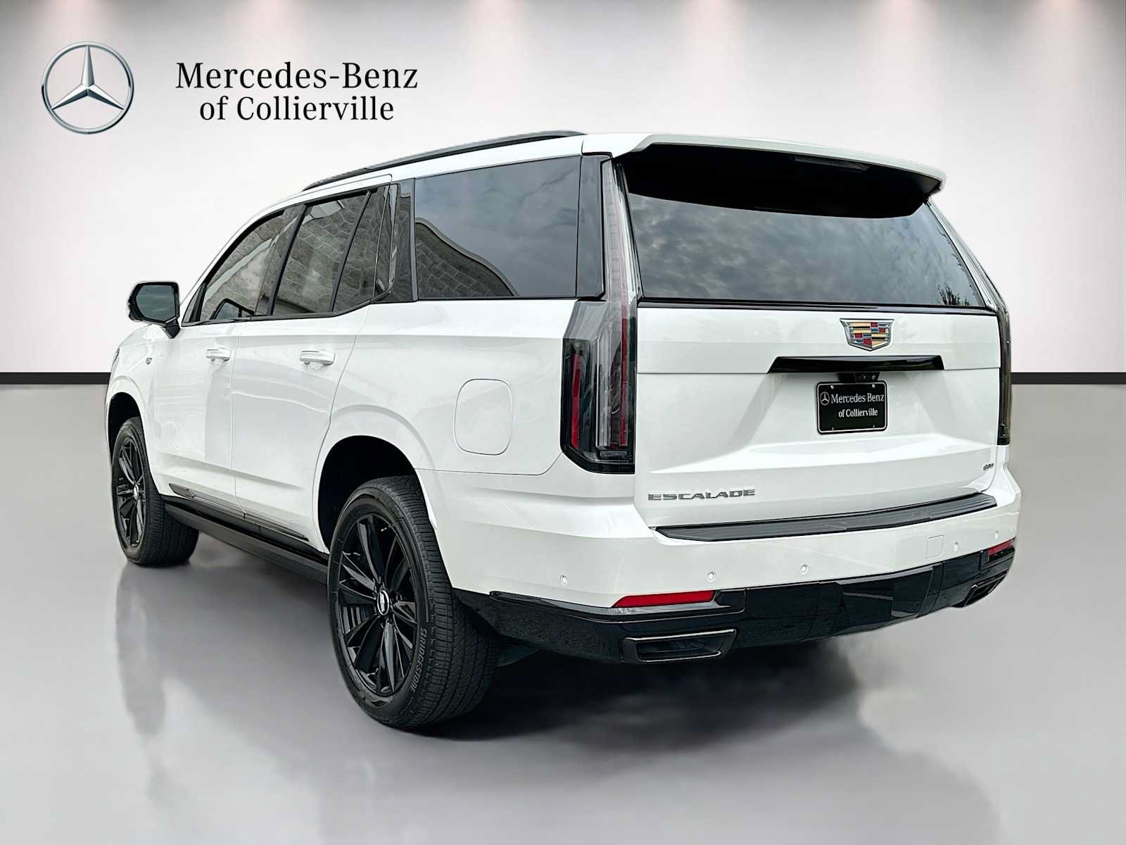 Used 2025 Cadillac Escalade Sport w/ LPO, Floor Liner Package AWD/4WD image 7