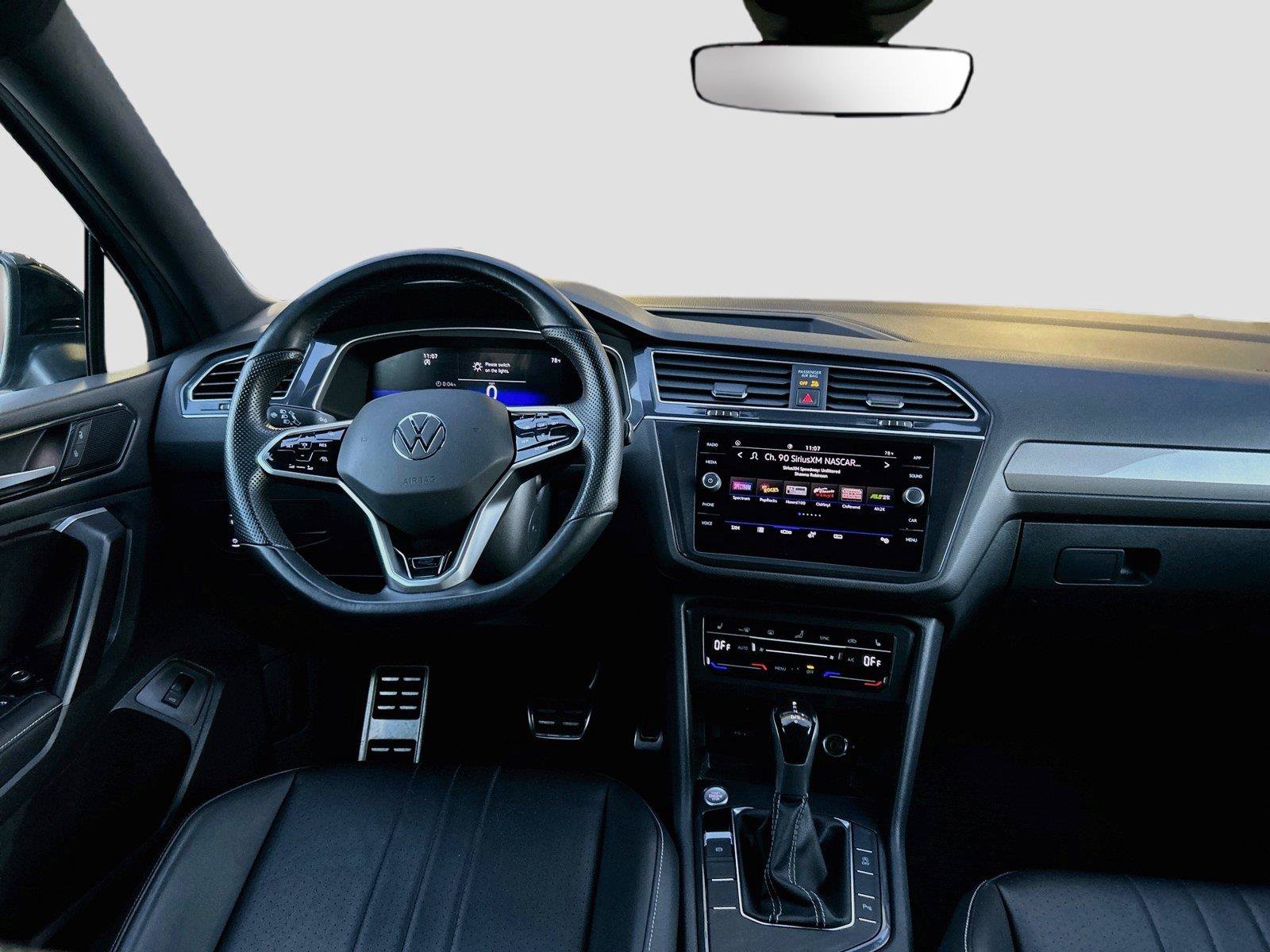 Used 2024 Volkswagen Tiguan SE R-Line FWD image 19