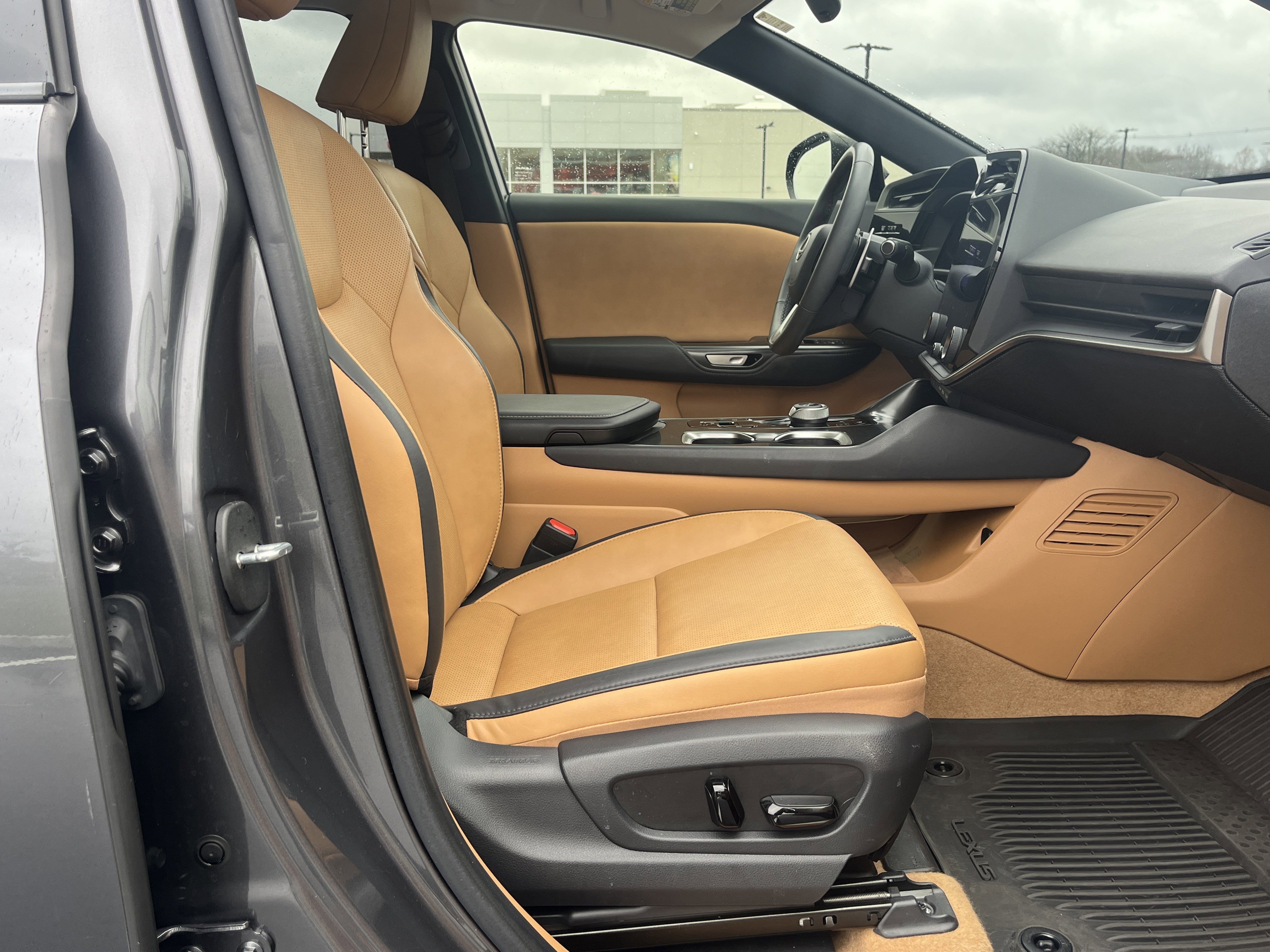 Used 2023 Lexus RZ 450e Premium w/ Technology Package image 17