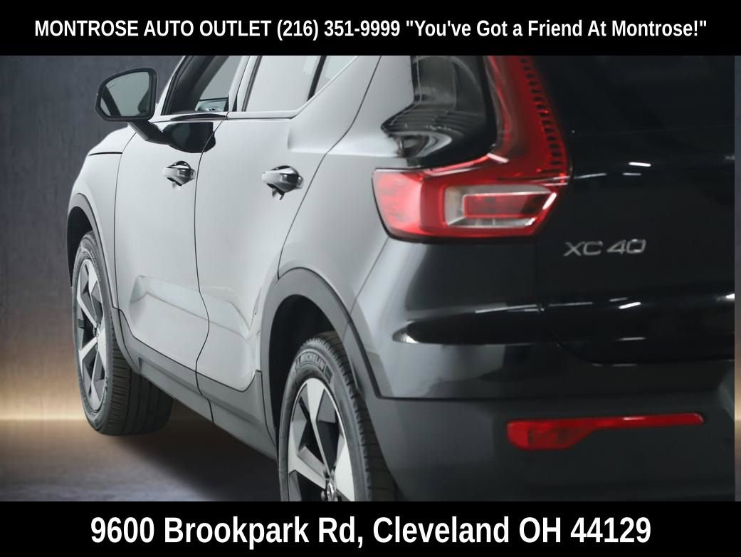 Used 2023 Volvo XC40 B5 Plus w/ Climate Package image 17