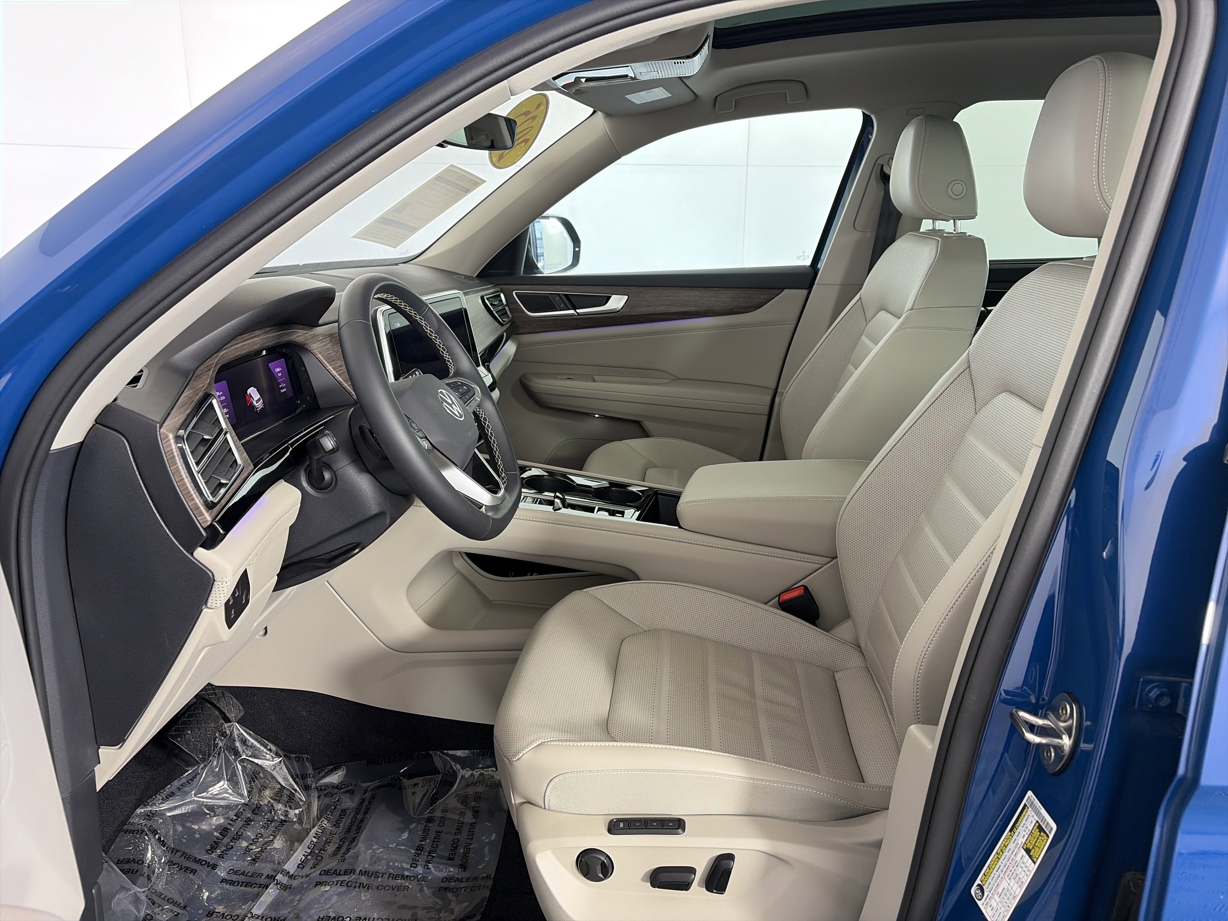 Used 2025 Volkswagen Atlas SEL image 6