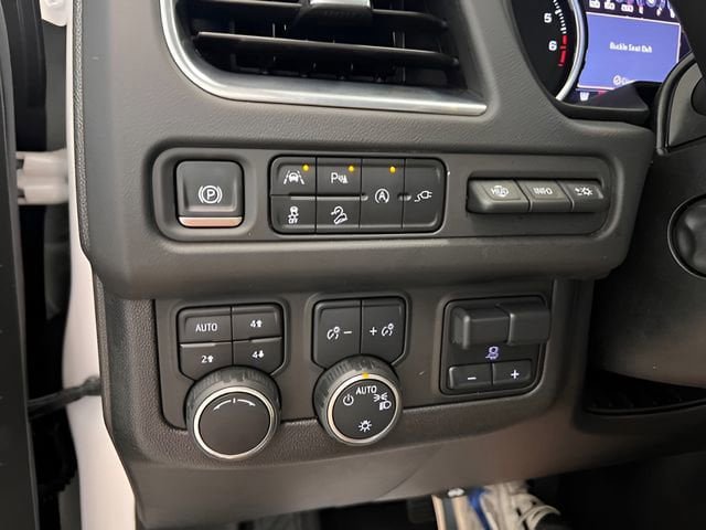 Used 2021 Chevrolet Tahoe High Country w/ Premium Package AWD/4WD image 28