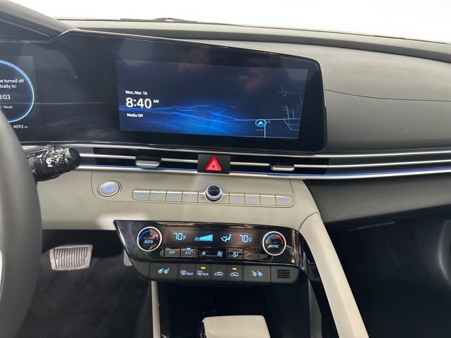 Certified 2025 Hyundai Elantra Limited image 49