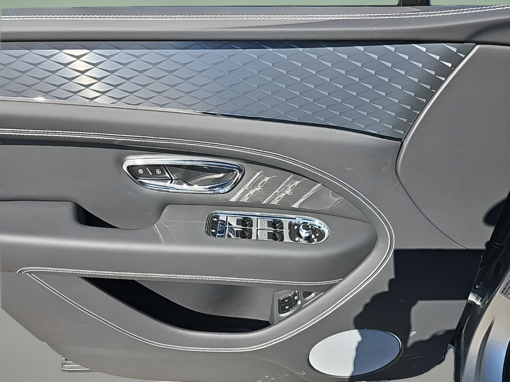 New 2024 Bentley Bentayga AWD/4WD image 15