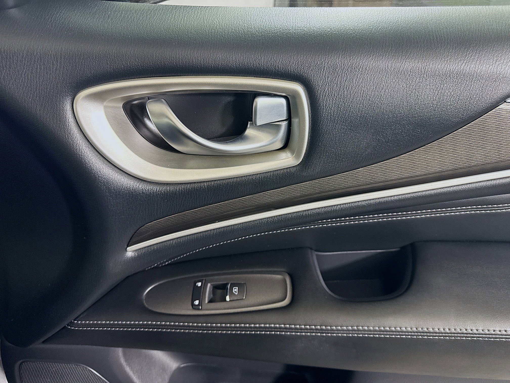 Used 2016 INFINITI QX60 FWD w/ Premium Plus Package image 31