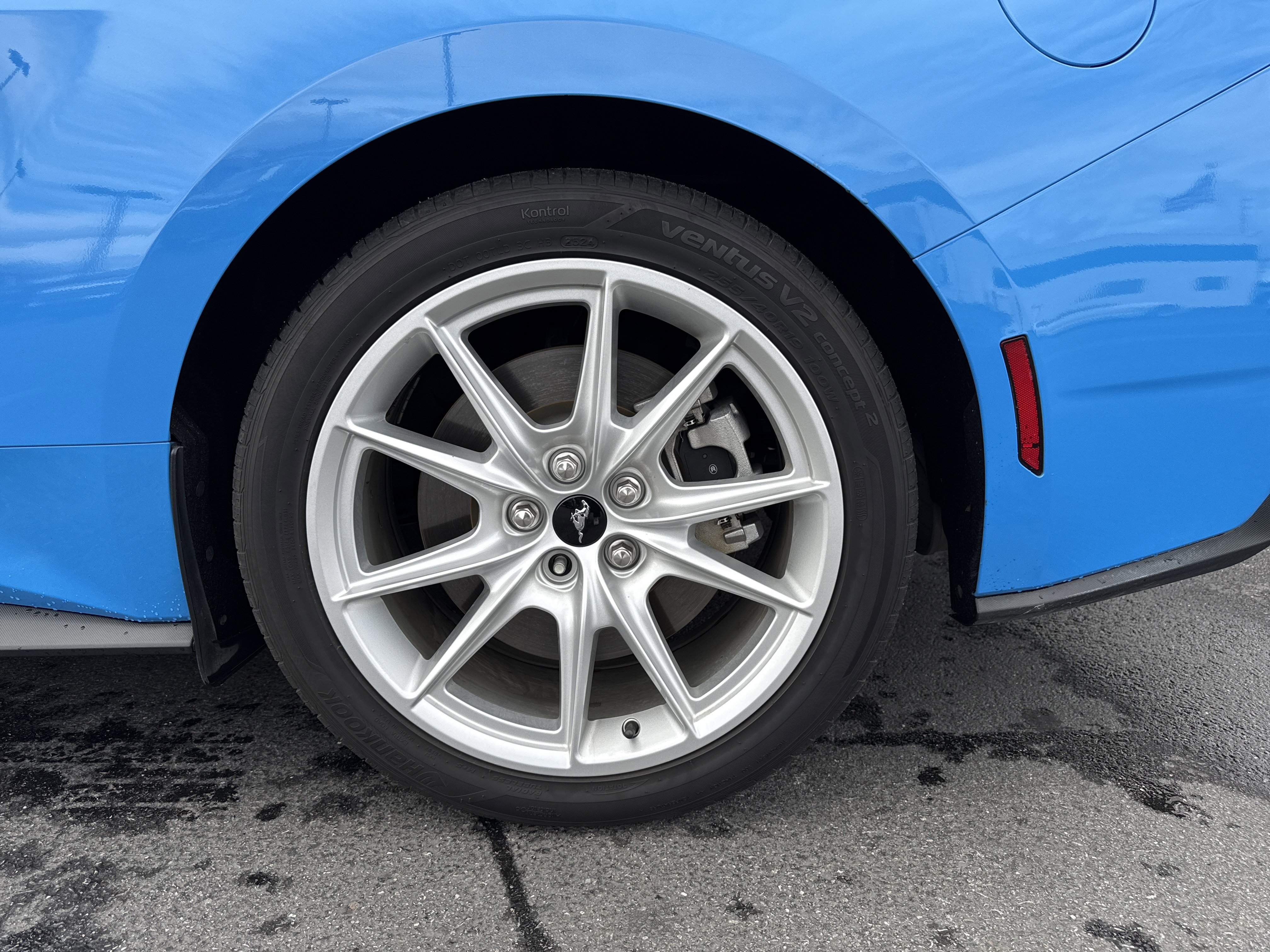 Used 2024 Ford Mustang GT Premium image 3