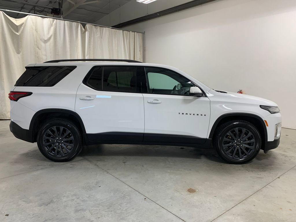 Used 2023 Chevrolet Traverse RS AWD/4WD image 12