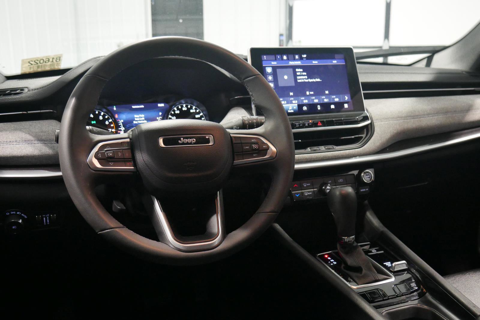 Used 2024 Jeep Compass Latitude image 13