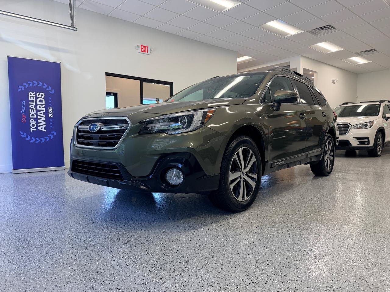 Used 2018 Subaru Outback 2.5i Limited AWD/4WD image 4