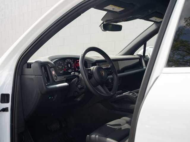 Certified 2024 Porsche Cayenne image 4