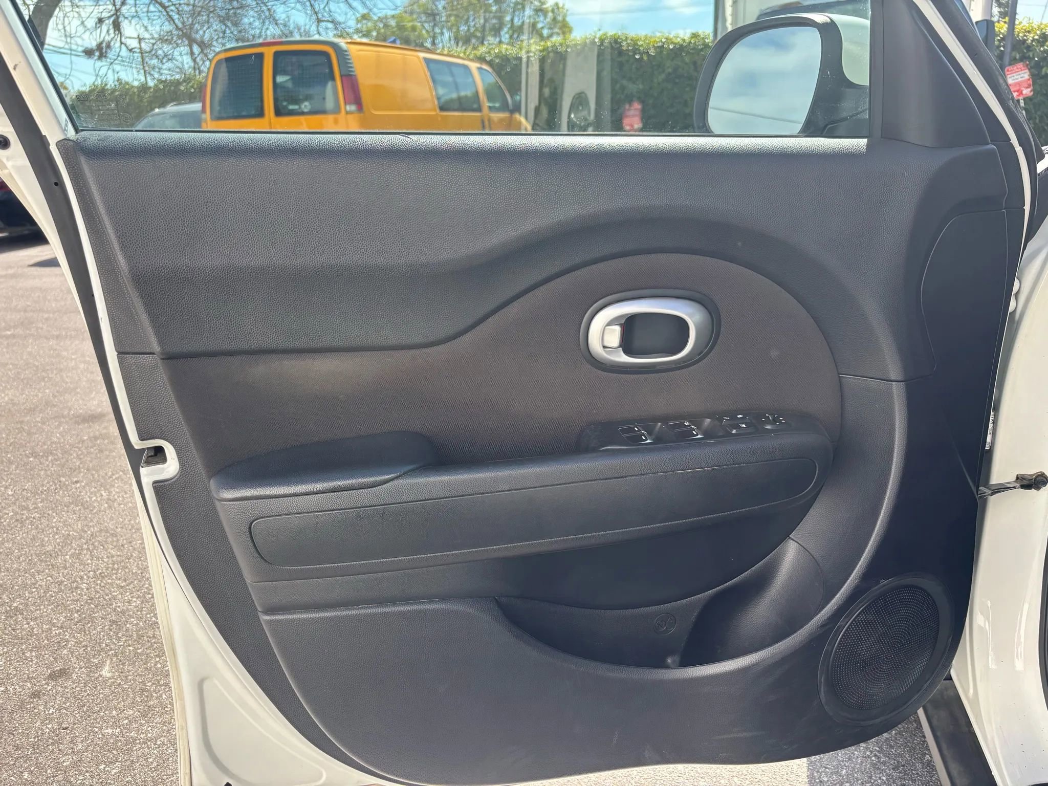 Used 2019 Kia Soul image 27