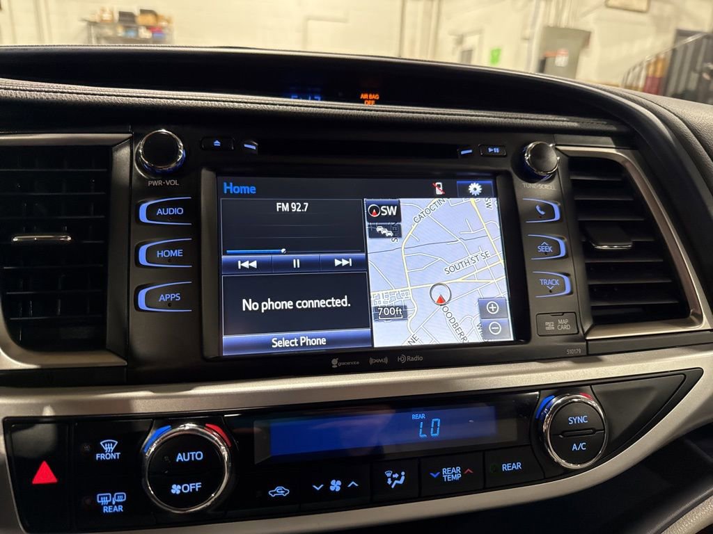 Used 2017 Toyota Highlander XLE image 26