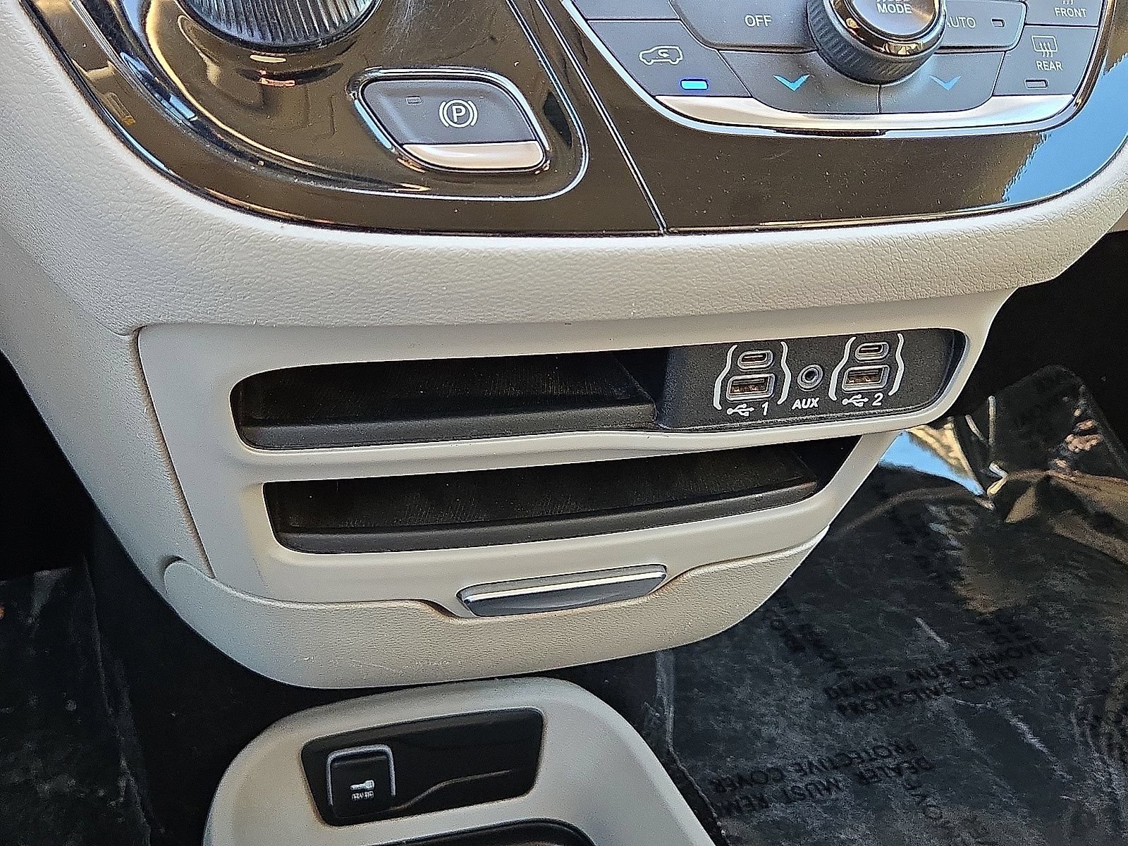 Used 2023 Chrysler Pacifica Touring-L FWD image 30