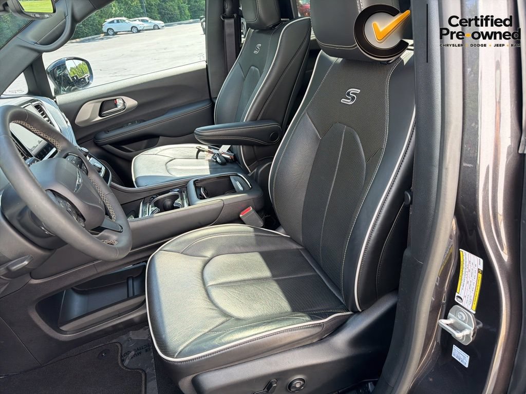 Certified 2023 Chrysler Pacifica Limited w/ Uconnect Theater Family Group AWD/4WD image 63