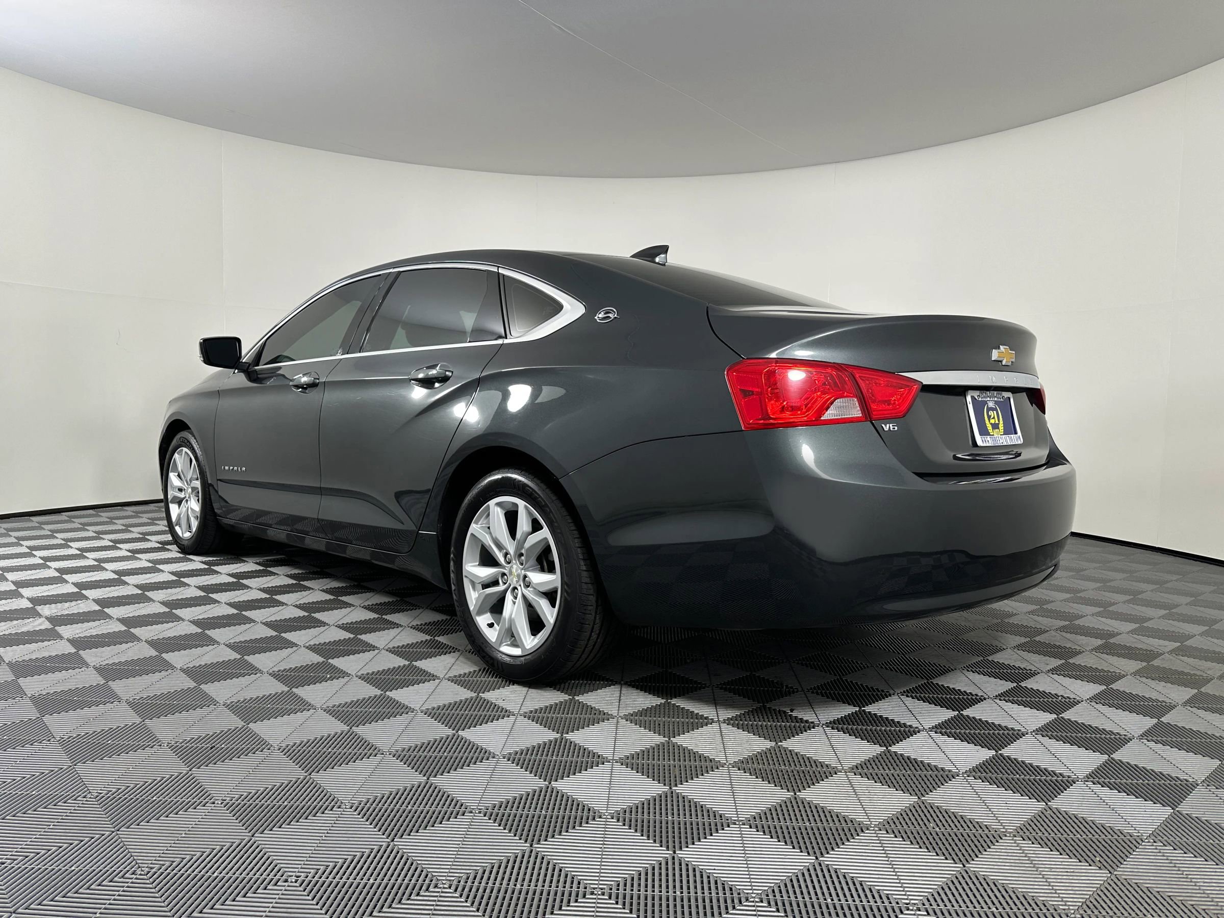 Used 2019 Chevrolet Impala LT w/ LT Convenience Package image 13