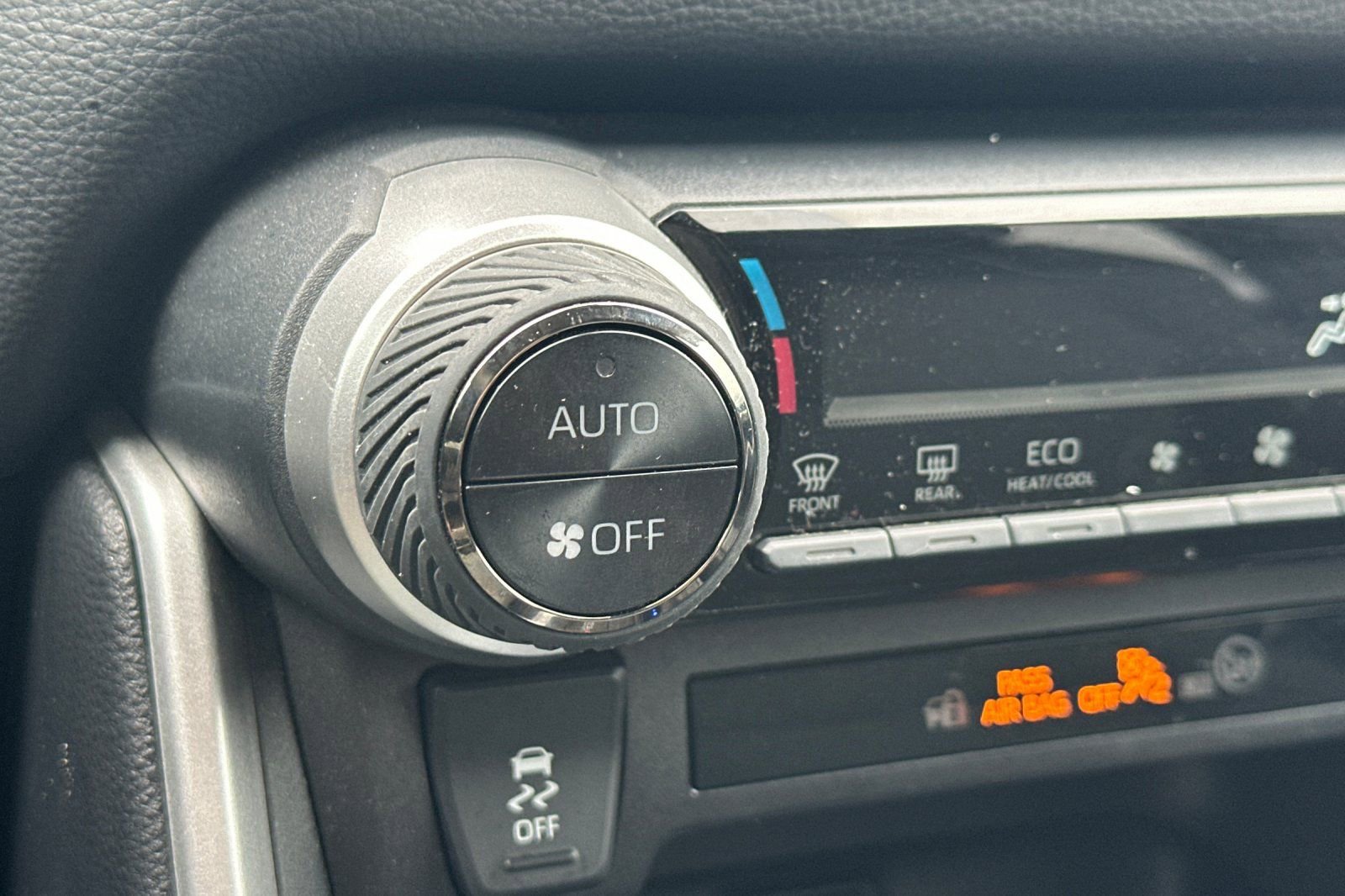 Certified 2025 Toyota RAV4 XLE image 30