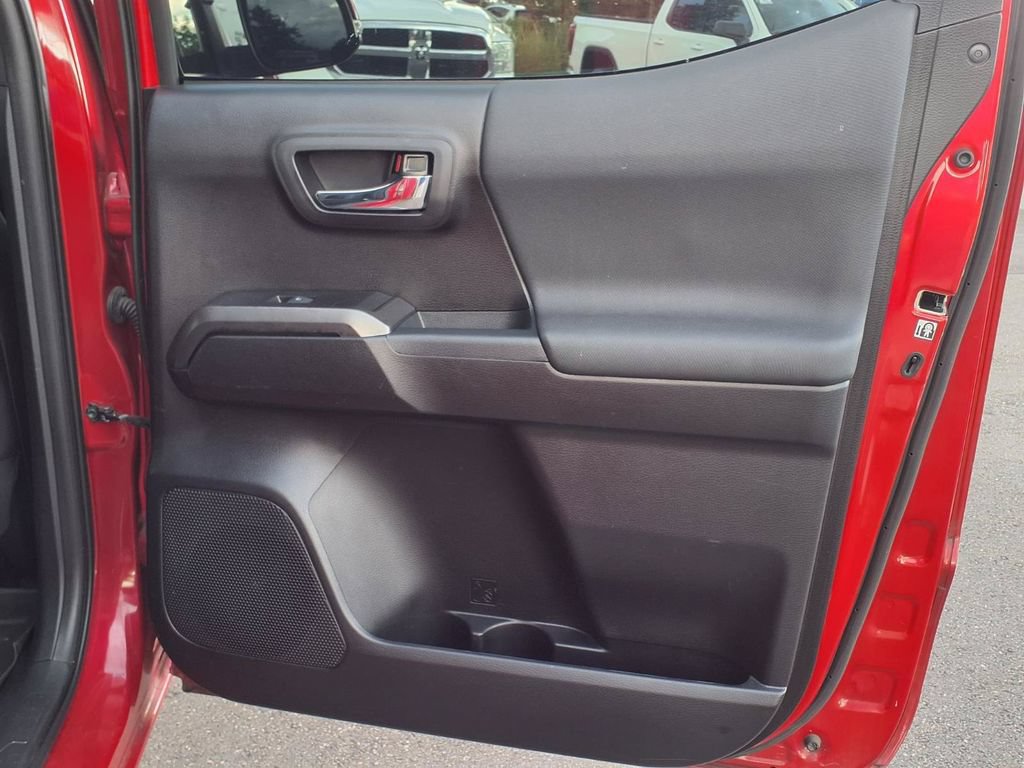 Used 2020 Toyota Tacoma TRD Sport RWD image 14