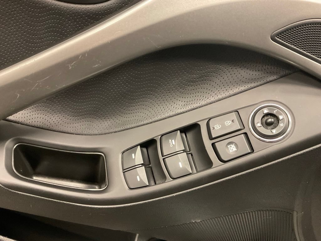 Used 2012 Hyundai Elantra Limited FWD image 18