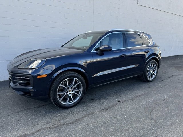 Used 2024 Porsche Cayenne image 2