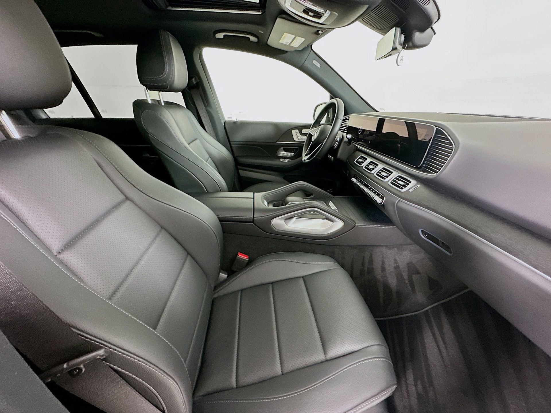 Used 2025 Mercedes-Benz GLE 350 4MATIC image 31