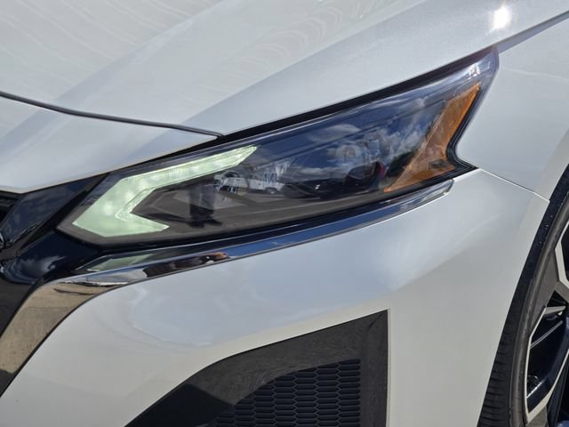 Used 2025 Nissan Altima 2.5 SR w/ SR Premium Package FWD image 13