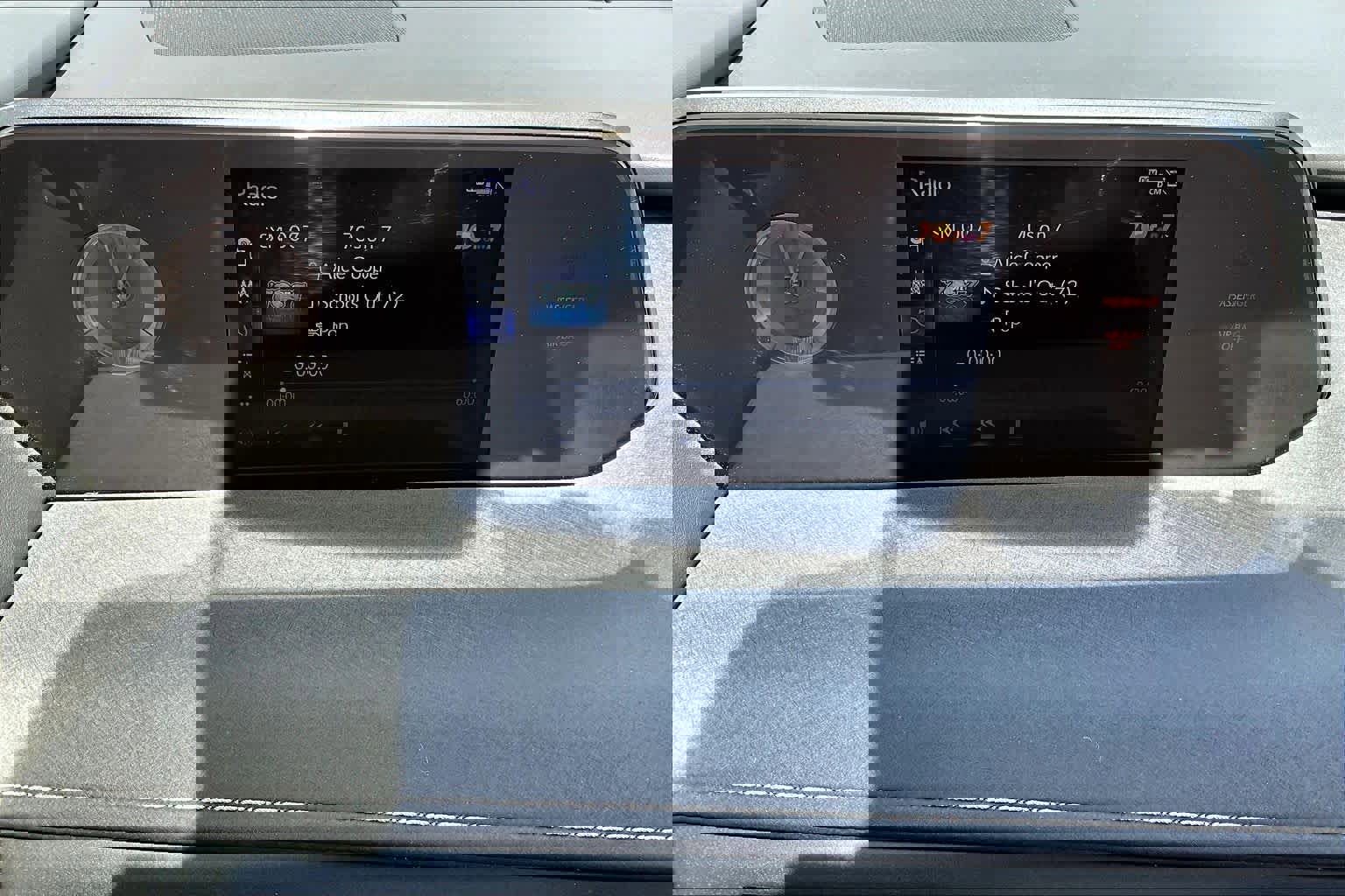 Used 2019 Lexus UX 250h w/ Premium Package image 31