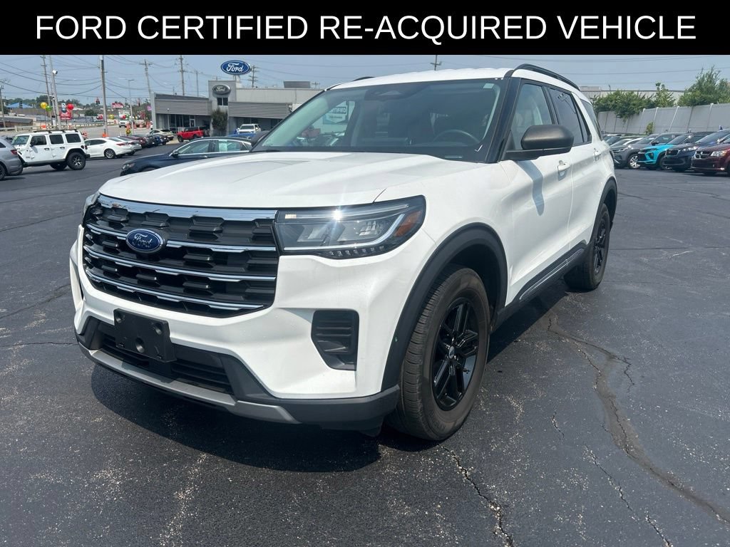 Used 2025 Ford Explorer Active AWD/4WD image 2
