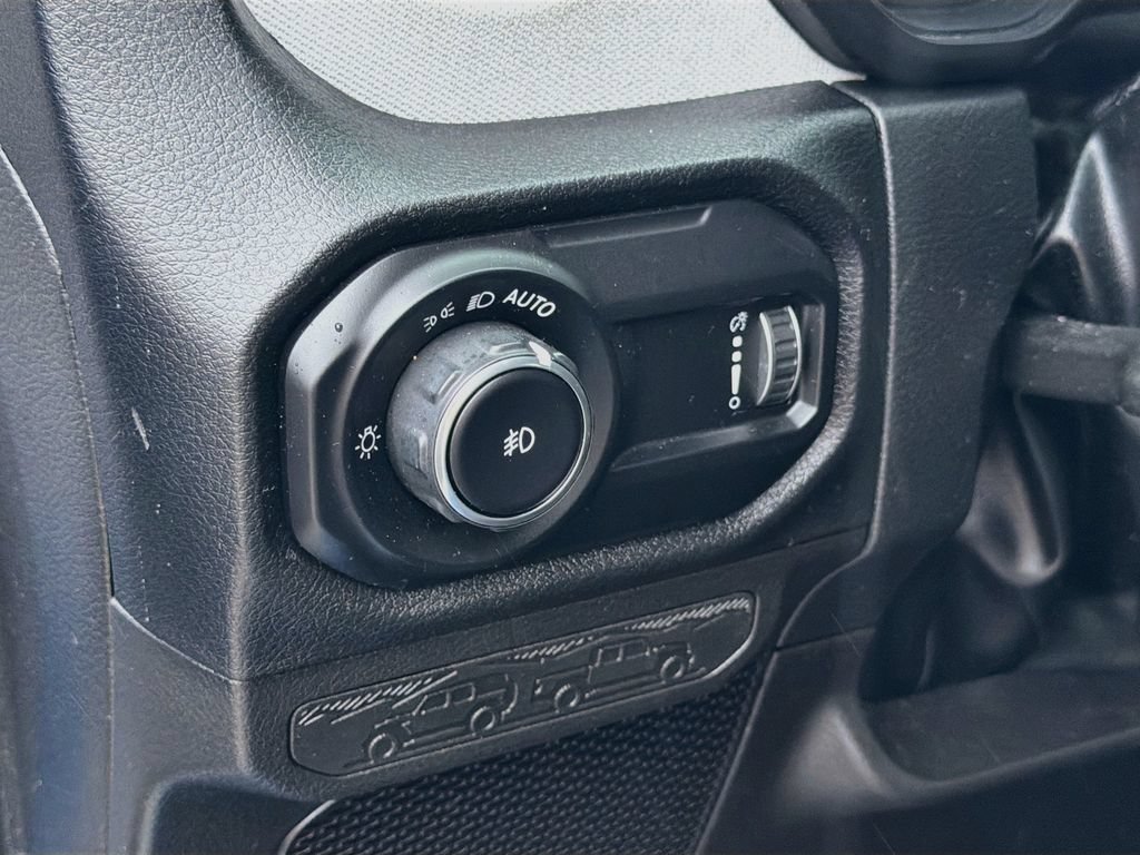 Used 2024 Jeep Wrangler Unlimited Sport AWD/4WD image 10