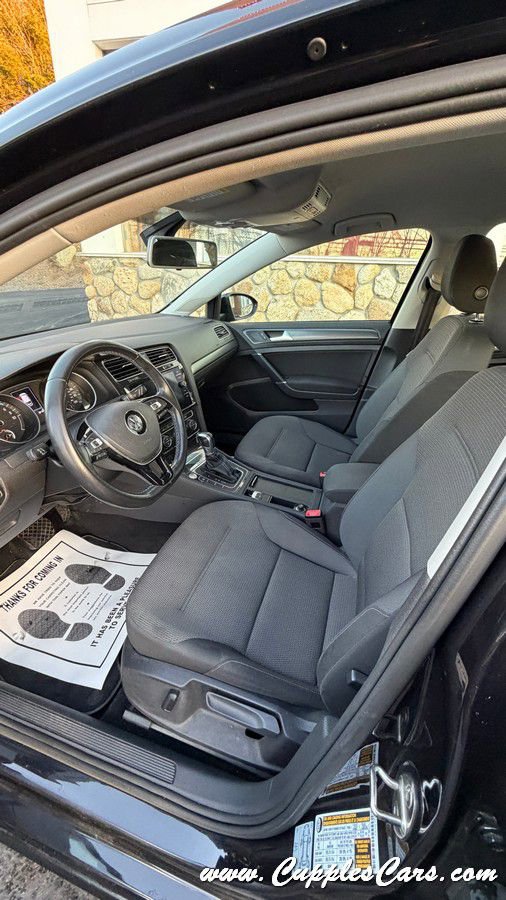 Used 2019 Volkswagen e-Golf SE w/ Driver Assistance Package FWD image 28