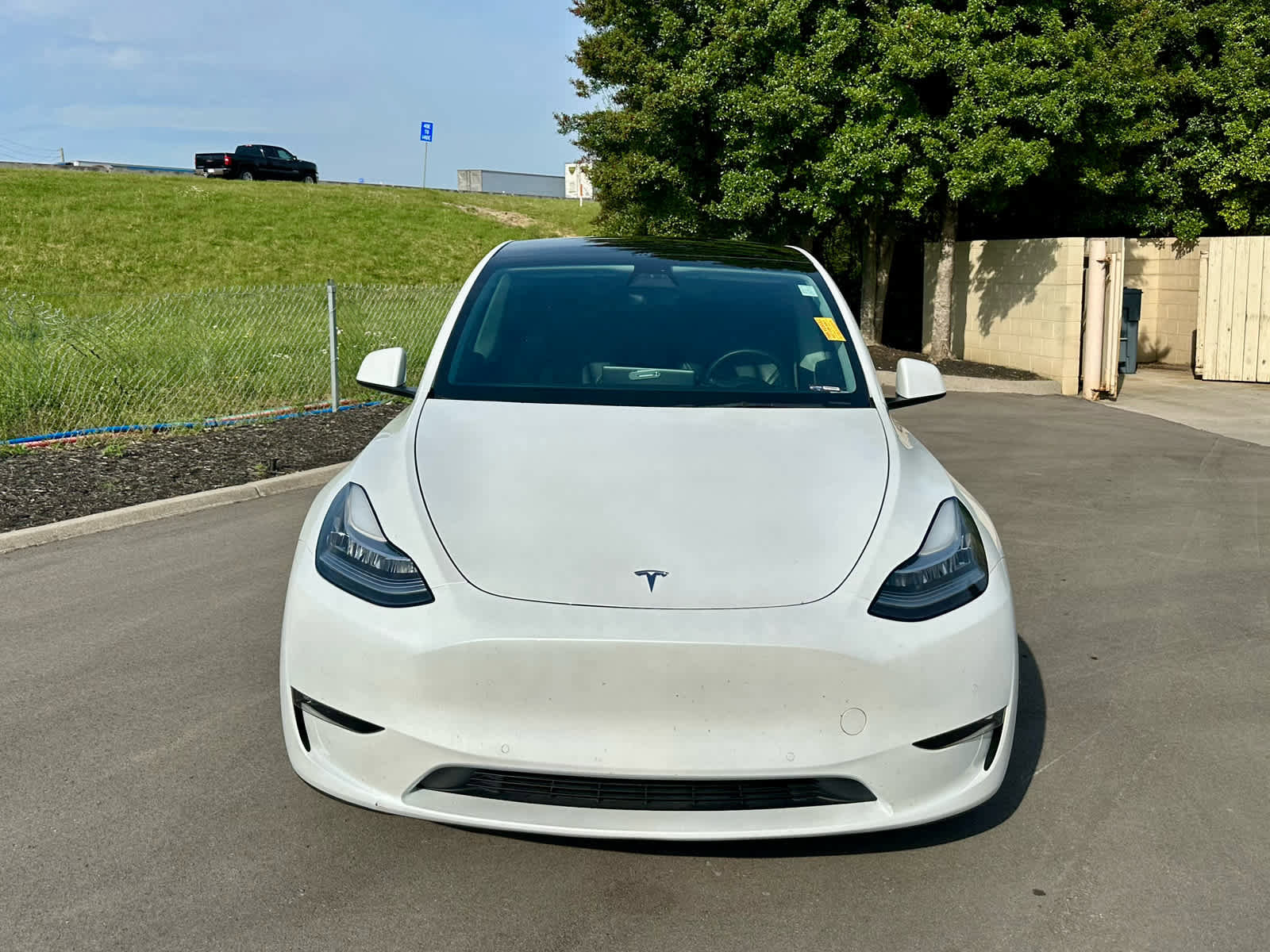 Used 2022 Tesla Model Y Long Range image 2