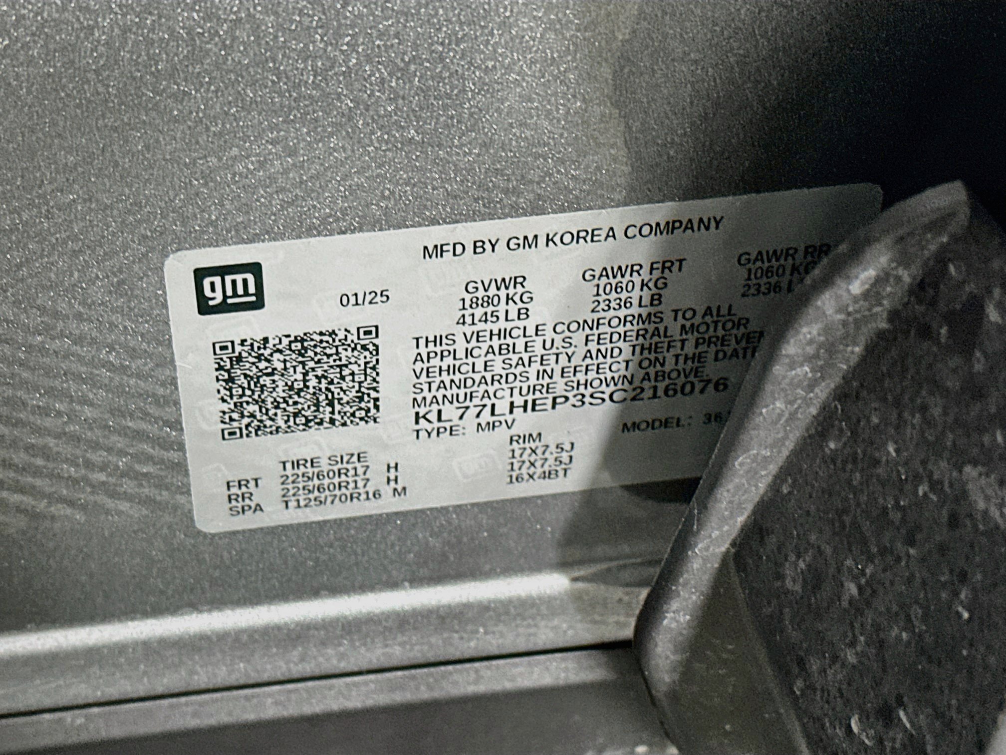 Used 2025 Chevrolet Trax LT FWD image 12
