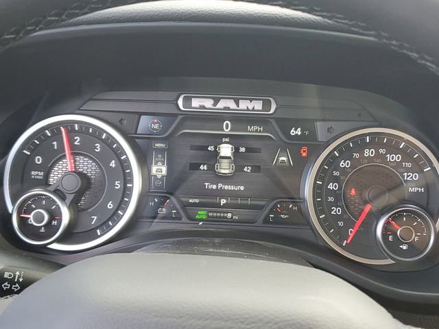 New 2026 RAM 1500 4x4 Crew Cab image 8