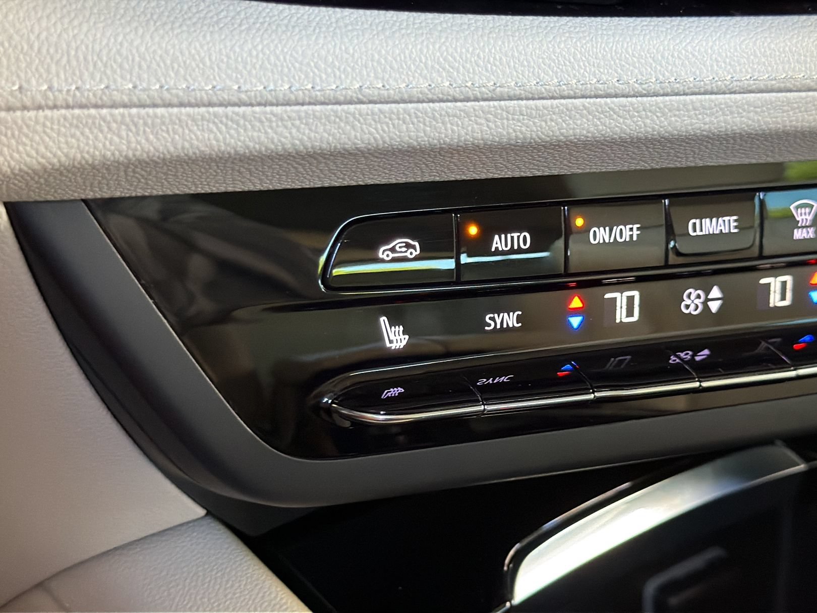 Used 2022 Buick Envision Preferred FWD image 25